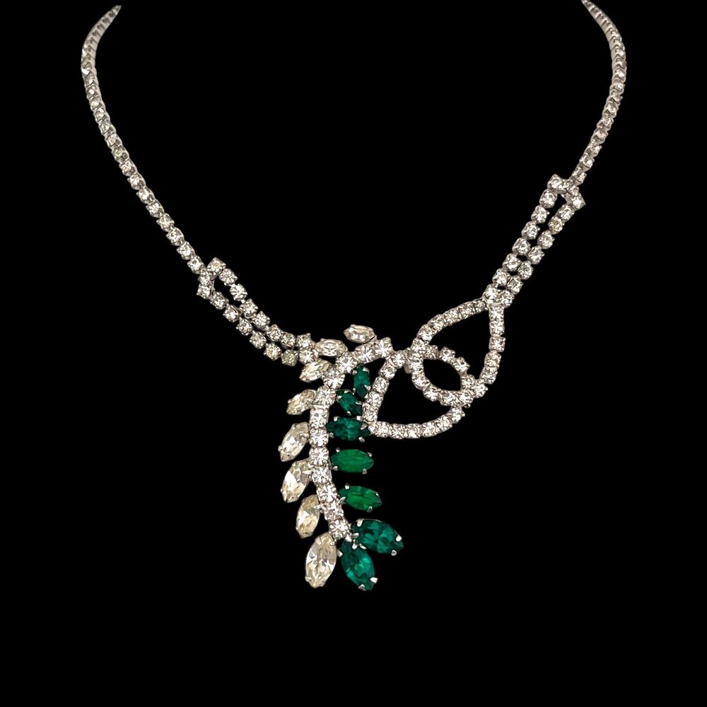 Vintage 1950s Rhinestone Necklace Emerald Green Silver Tone Collar - 7I